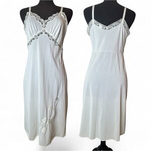 Nylon Tri-Cut Youth form Lingerie Size 36 S/M, Lace Bralette with Unique Details